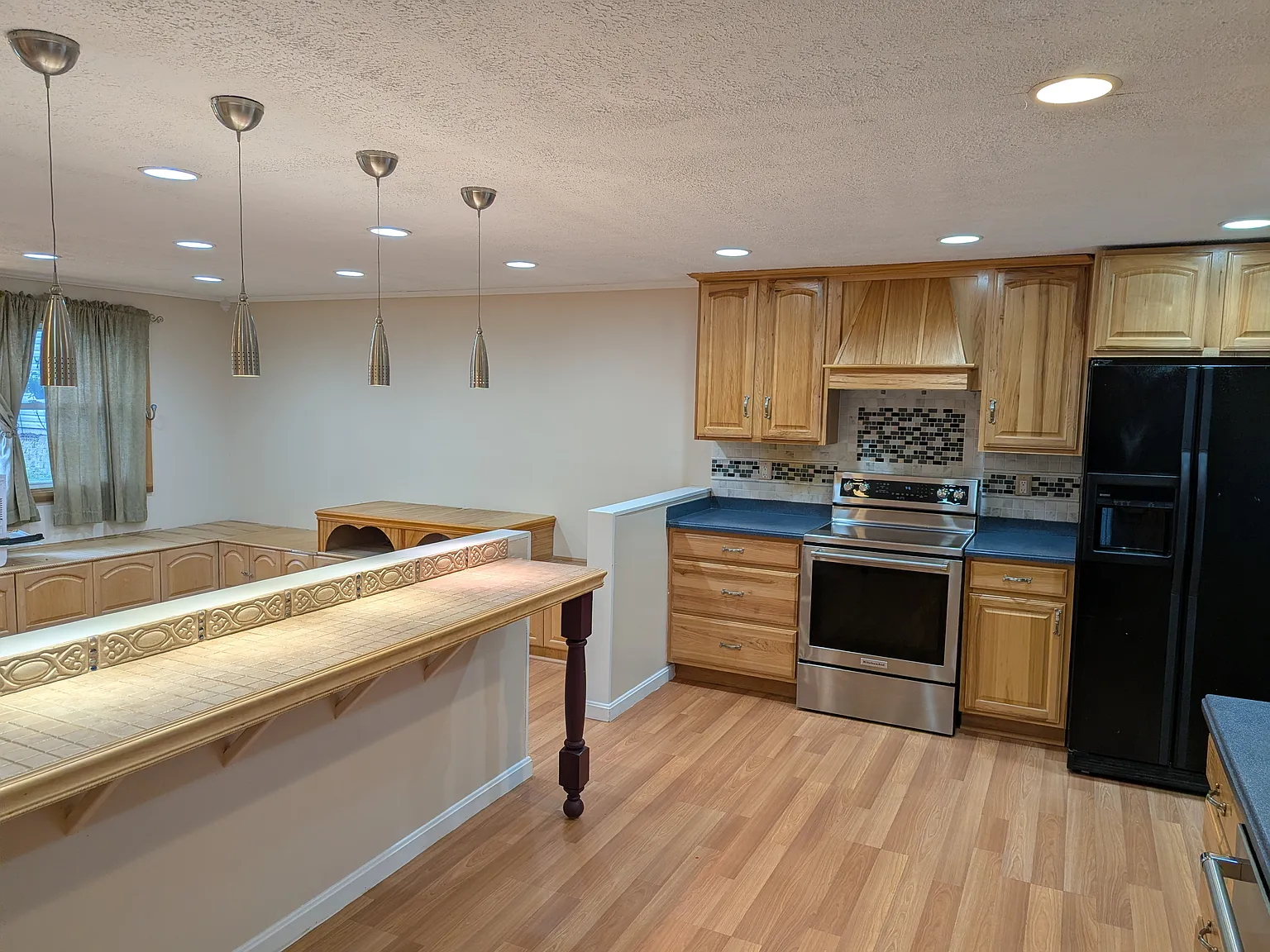 3 bed, 1560 sqft, $3,800 — Photo 1