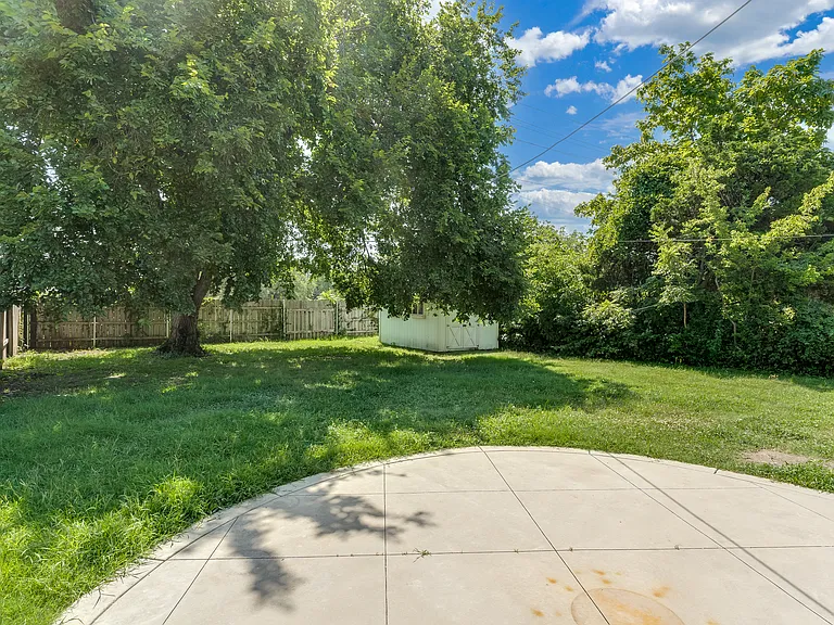 1712 N Belmont Ave — Photo 43