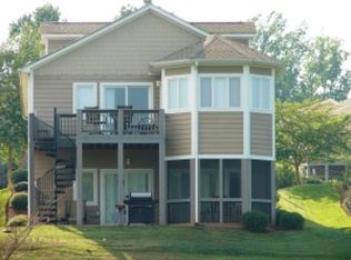 1076 Coves End Rd, Huddleston, VA 24104