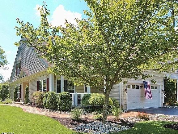 5th image of 654 Viscaya Ct