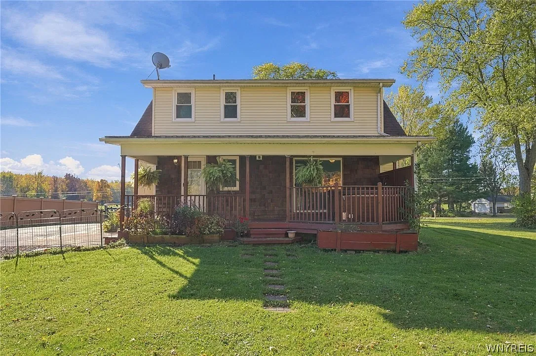4 bed, 2.0 bath, 1779 sqft, $2,500 — Photo 2