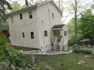 242 Acabonack Rd, Highland Lakes, NJ 07422