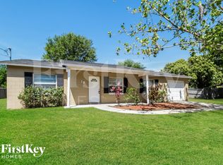19 Sun Country Ct, Eustis, FL 32726