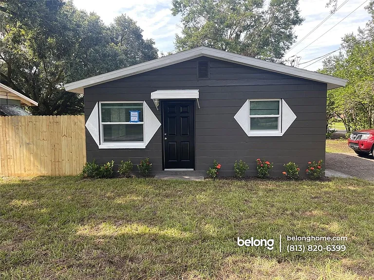 1009 W Washington St — Photo 2