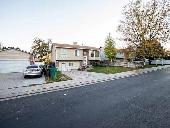 2nd image of 4983 Shooting Star Ave