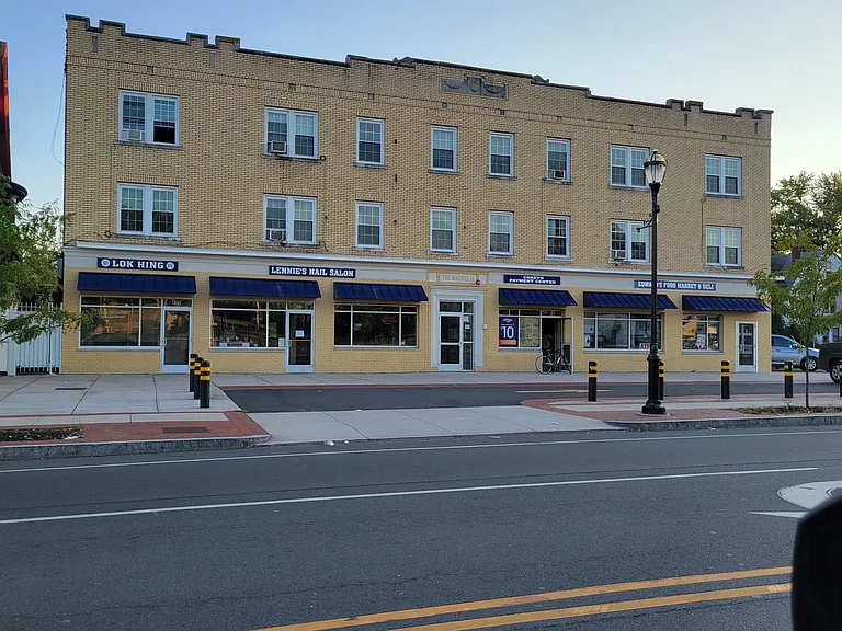 635-651 Albany Ave — Photo 1