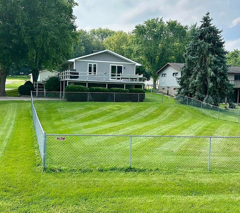 2nd image of 304 9th Ave N