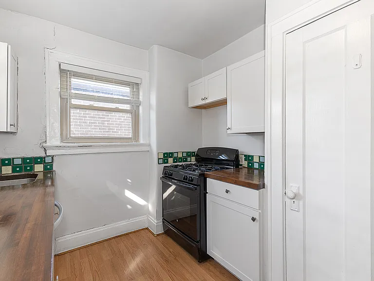 3096 Madison Rd #8 — Photo 10