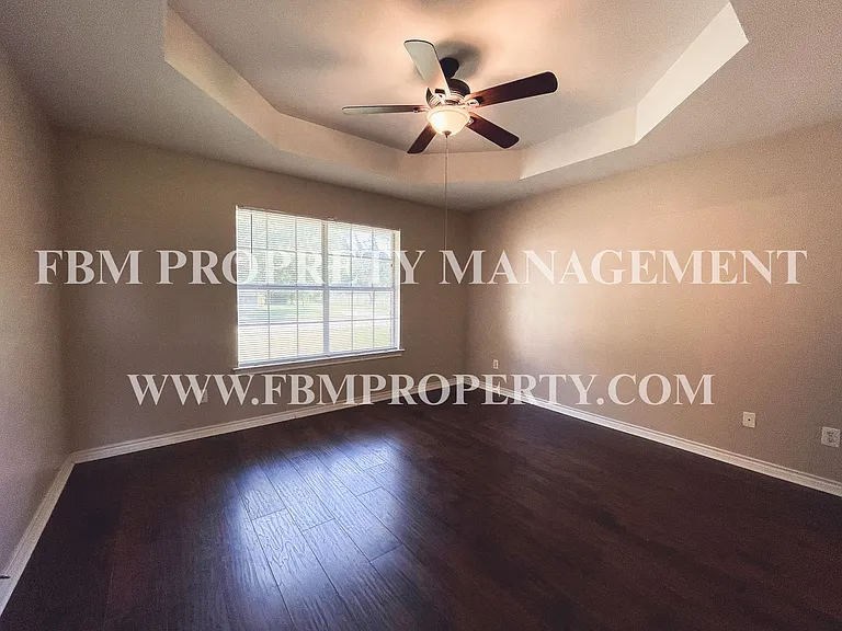 505 E Burnett St — Photo 11