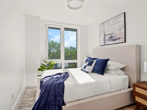 1173 Rogers Avenue image 8 of 12