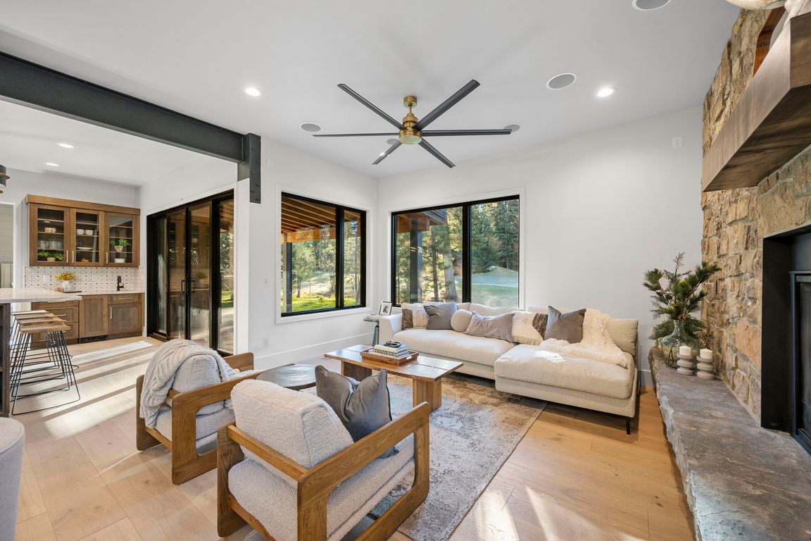 next background image