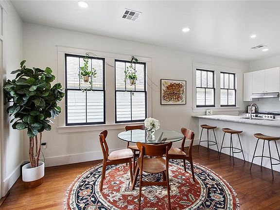 4th image of 828 Delachaise St