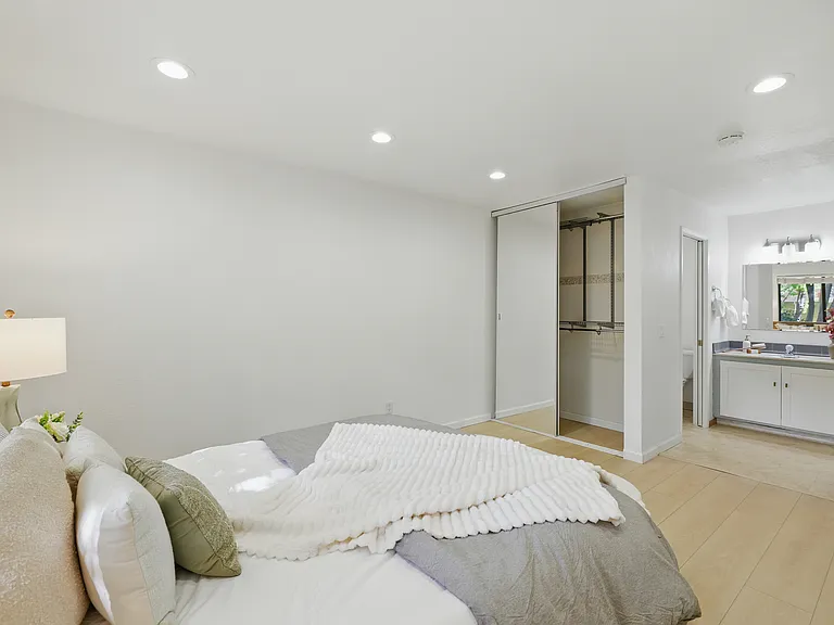 4033 Ralston Cmn — Photo 25