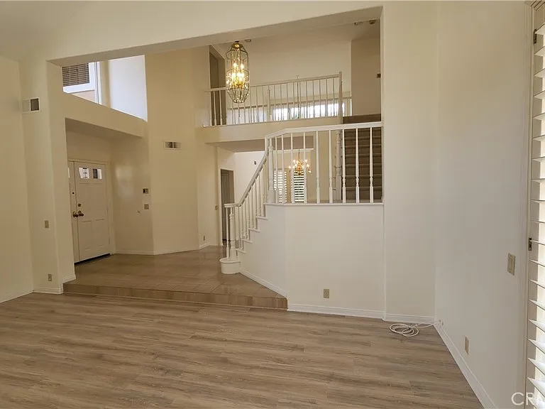 2162 Ventia — Photo 30
