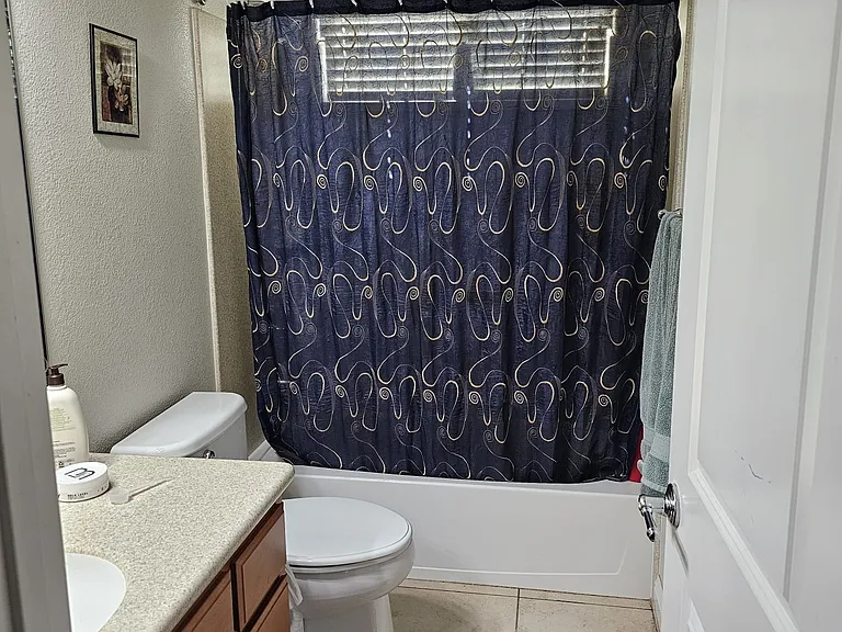 736 W Montecito Ave — Photo 4