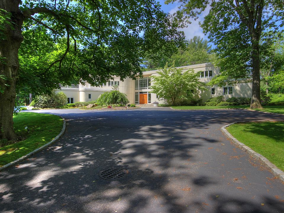 1st image of 25 Brookville Rd