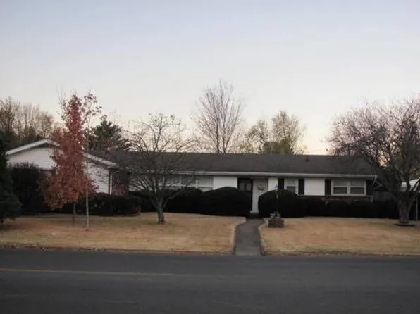 1101 E Boyton St, Marion, IL 62959