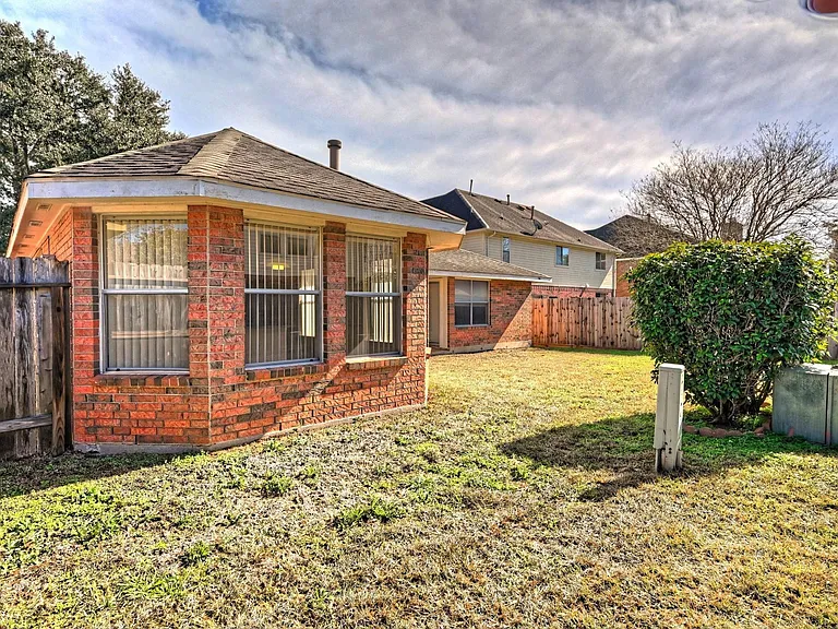 1226 Berrystone Trl — Photo 32