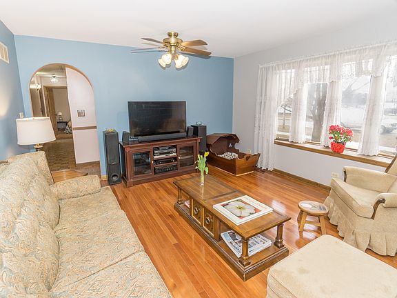 3rd image of 1124 N Princeton Ave