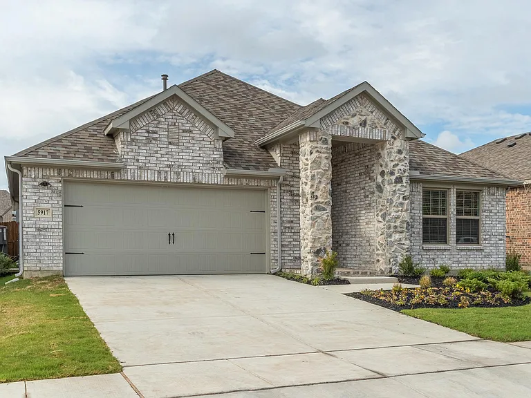 5917 Bellflower Dr — Photo 4