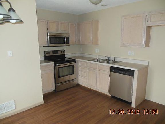 2nd image of 1327 SE Lexington Ave