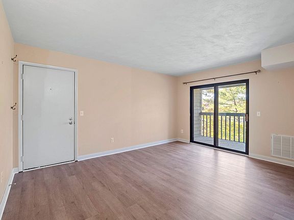 5th image of 505 Sunridge Dr APT M