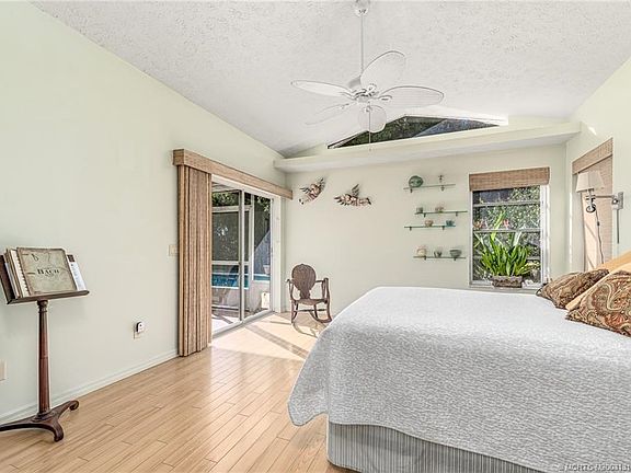 4th image of 2902 SE Cates Cir