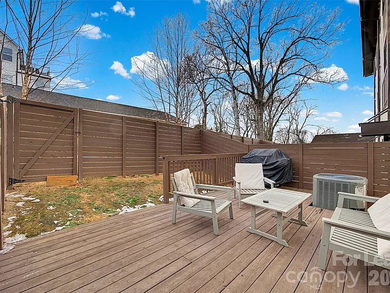 840 E 18th St #D — Photo 24