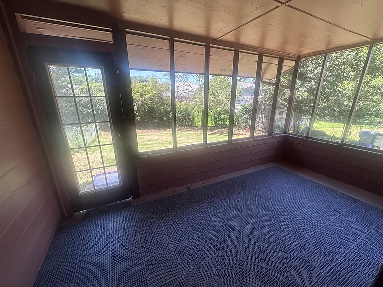 1002 Carla Pl — Photo 15
