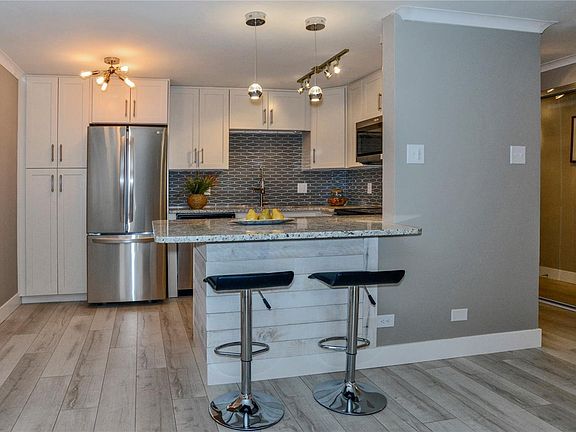 2nd image of 701 N Pearl St APT 307