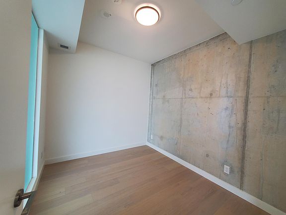 4th image of 81 Wellesley St E #Condo