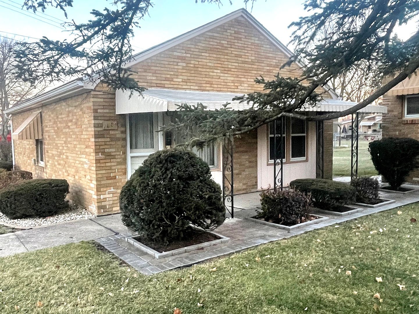 205 Roosevelt Rd, La Salle, IL 61301 | Zillow