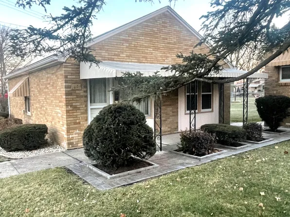 205 Roosevelt Rd, La Salle, IL 61301