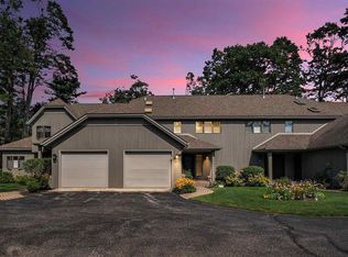 700 Fairways Dr APT 14, Harbor Springs, MI 49740