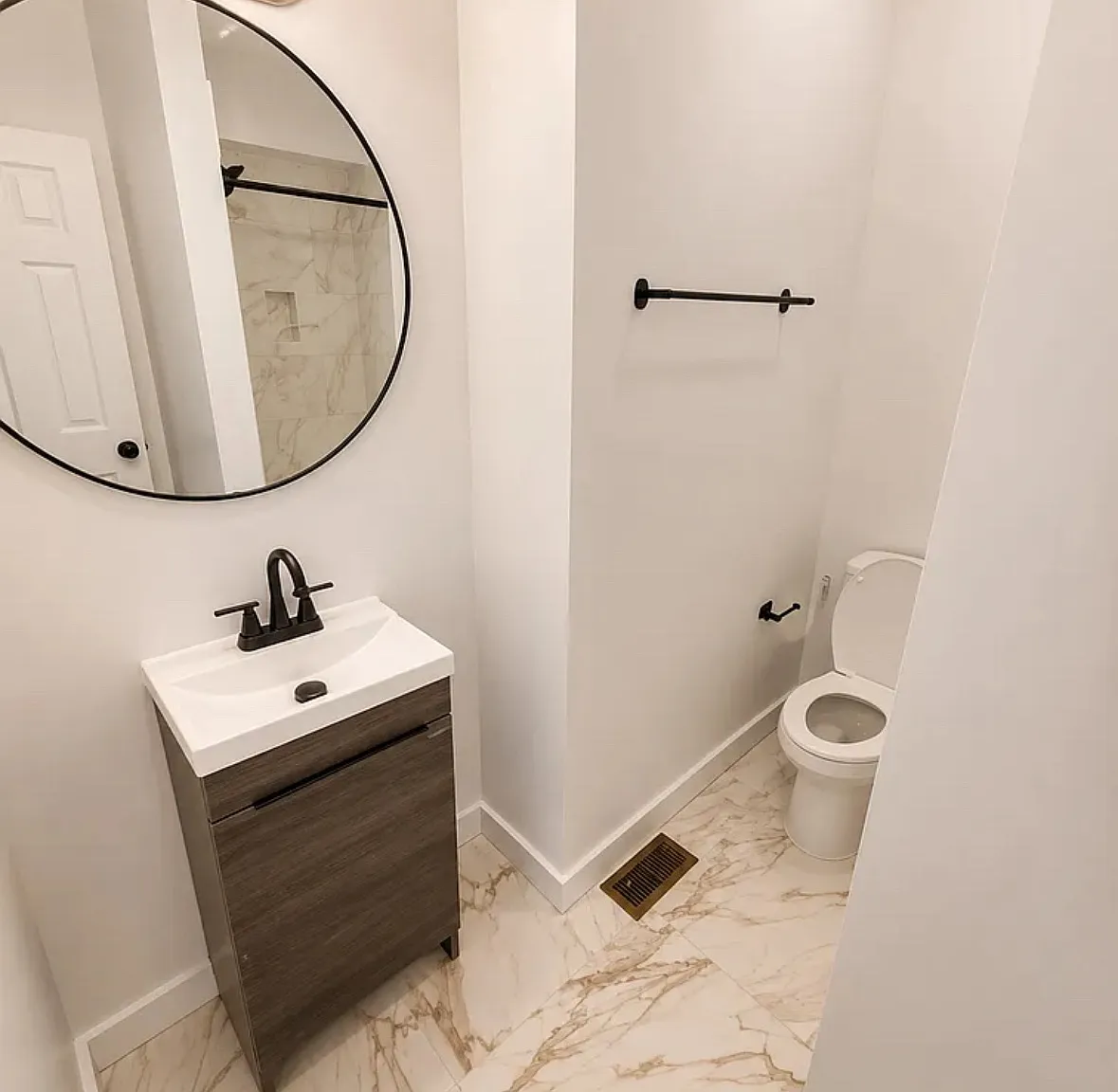 5 bed, 2.5 bath, $2,600 — Photo 3