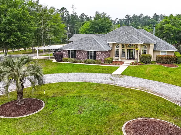 30011 Red Mill Dr, Lacombe, LA 70445