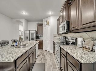 205 Finlee Ln, Red Oak, TX 75154