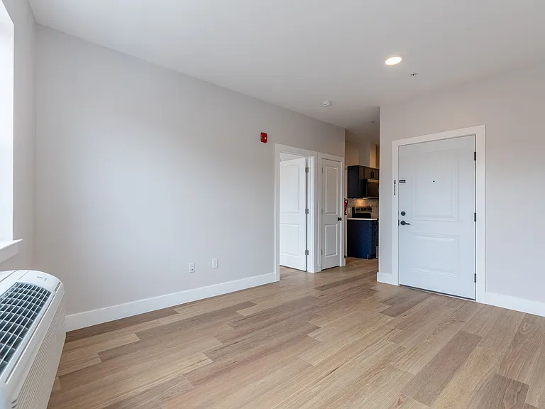 213 French St — Photo 2