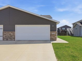 2745 10th St W, West Fargo, ND 58078