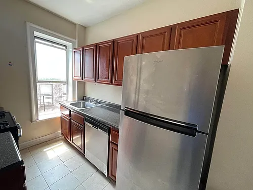 1090 Eastern Pkwy #D6 Photo 1