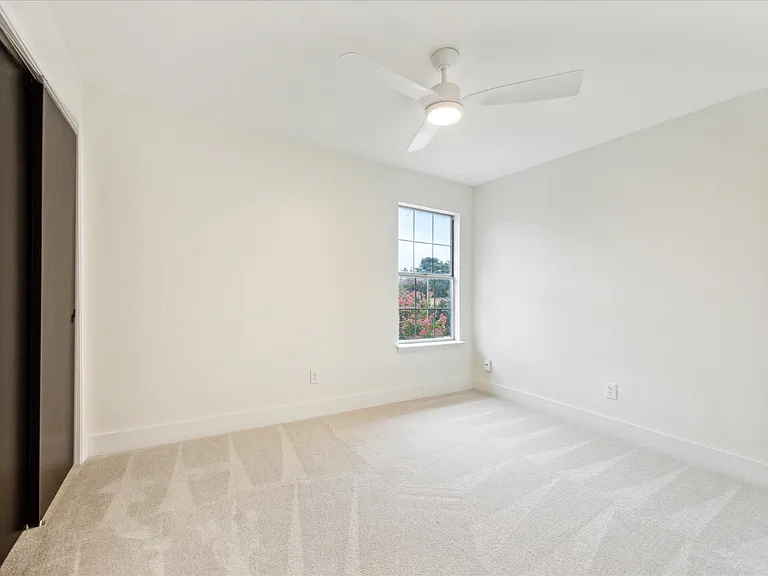 211 N Blue Ridge Pkwy — Photo 12