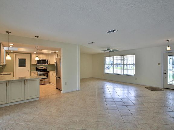 3rd image of 221 Ocean Palm Dr