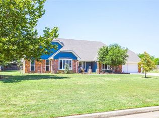 725 N Centennial Way, Mustang, OK 73064