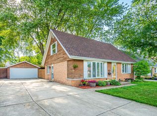 13208 Village Ln, Crestwood, IL 60445