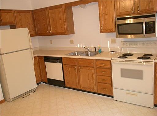 4th image of 231 S Bonnie Brook Dr