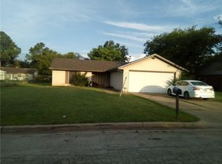 6940 Knob Hill Rd, Forest Hill, TX 76140