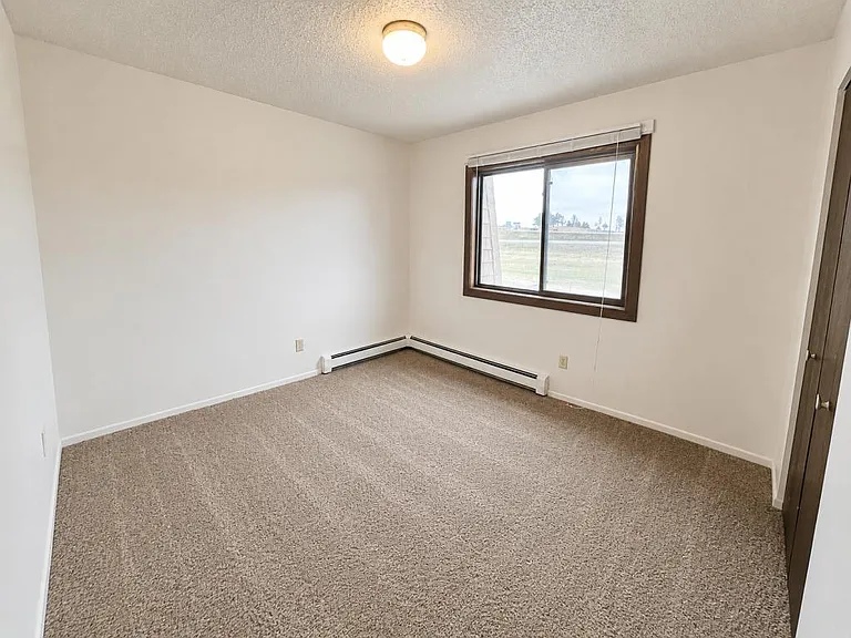 708 Boundary Rd NW — Photo 7
