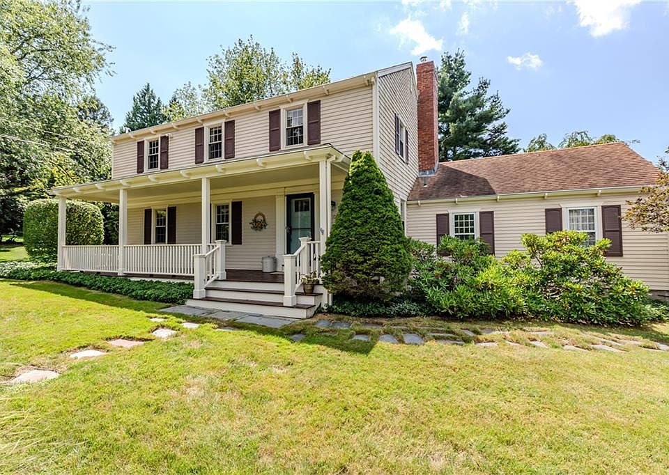 1st image of 10 Circle Dr
