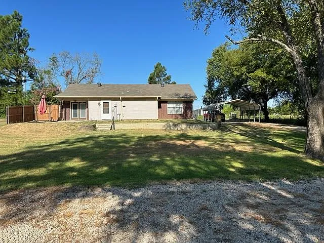 843 FM 2560 — Photo 6