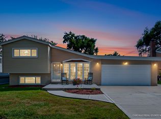 117 E Vermont St, Villa Park, IL 60181
